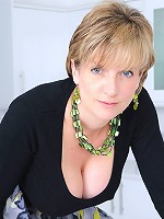 British milf sonia