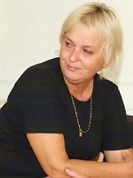 Fucking her gorgeous mature pussy after a few drinks is like being in heaven